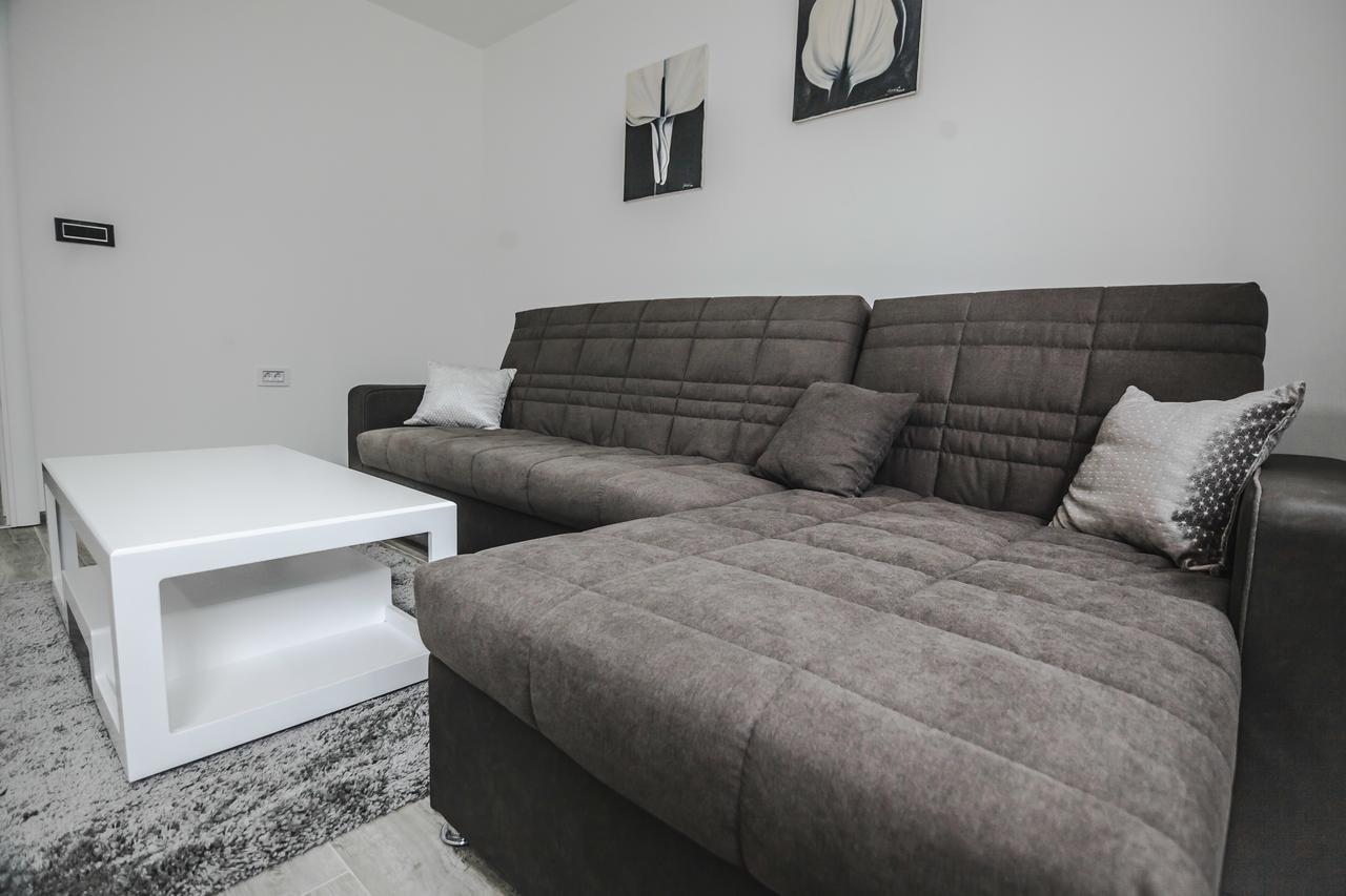 Kristal Apartmani Arandjelovac Eksteriør bilde